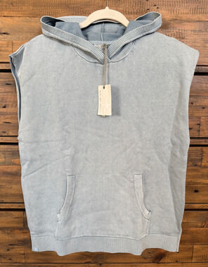 Barefoot Dreams Hoodie Mens Medium Denim Sunbleached Sleeveless Pullover NWT